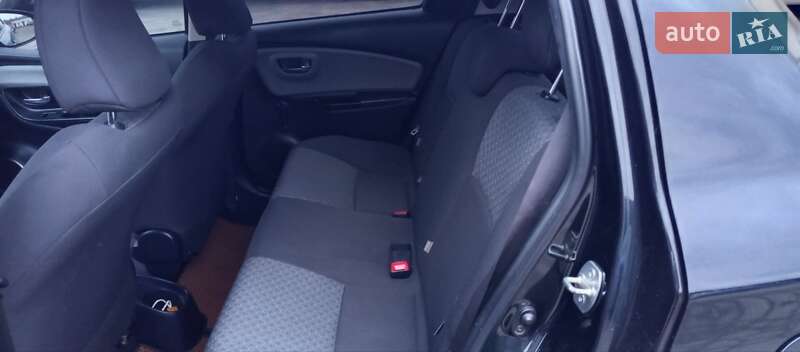Хэтчбек Toyota Yaris 2014 в Житомире фото 11 Хэтчбек Toyota Yaris 2014 в Житомире