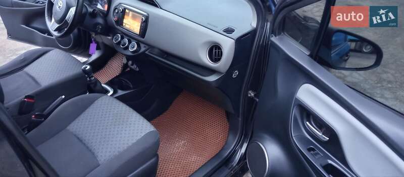 Хэтчбек Toyota Yaris 2014 в Житомире фото 16 Хэтчбек Toyota Yaris 2014 в Житомире