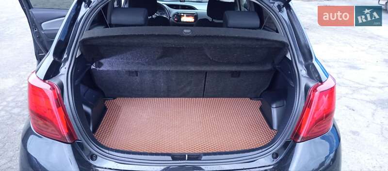 Хэтчбек Toyota Yaris 2014 в Житомире фото 12 Хэтчбек Toyota Yaris 2014 в Житомире