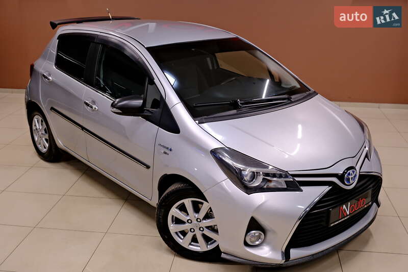 Хэтчбек Toyota Yaris 2015 в Одессе