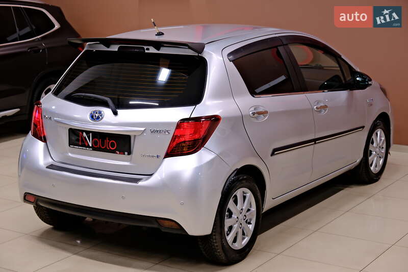 Хэтчбек Toyota Yaris 2015 в Одессе