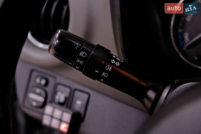 Хэтчбек Toyota Yaris 2015 в Одессе