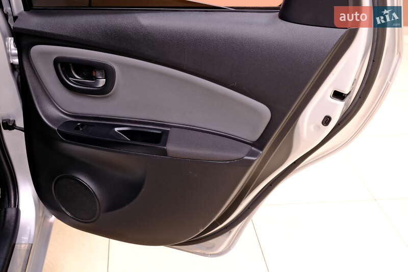 Хэтчбек Toyota Yaris 2015 в Одессе