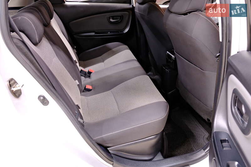 Хэтчбек Toyota Yaris 2015 в Одессе