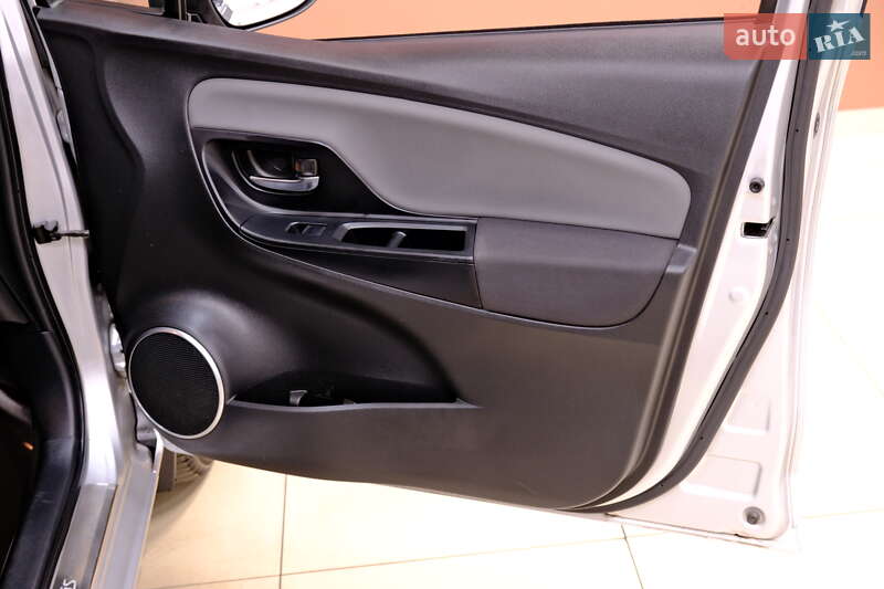 Хэтчбек Toyota Yaris 2015 в Одессе