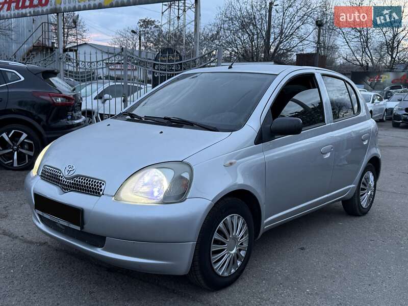 Хэтчбек Toyota Yaris 2002 в Одессе