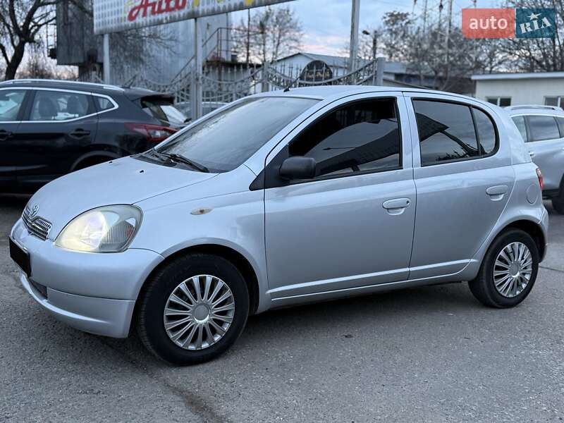 Хэтчбек Toyota Yaris 2002 в Одессе