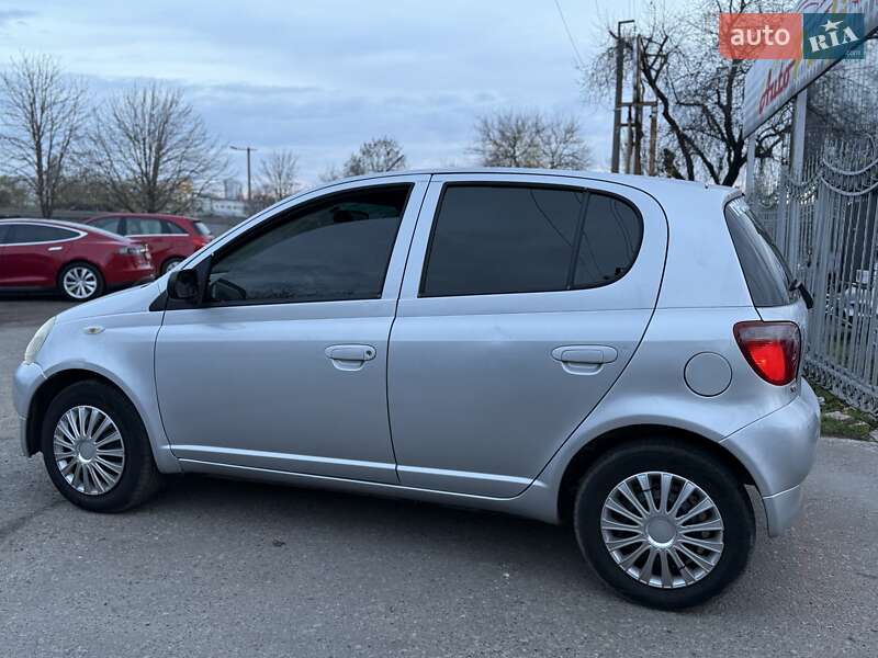 Хэтчбек Toyota Yaris 2002 в Одессе