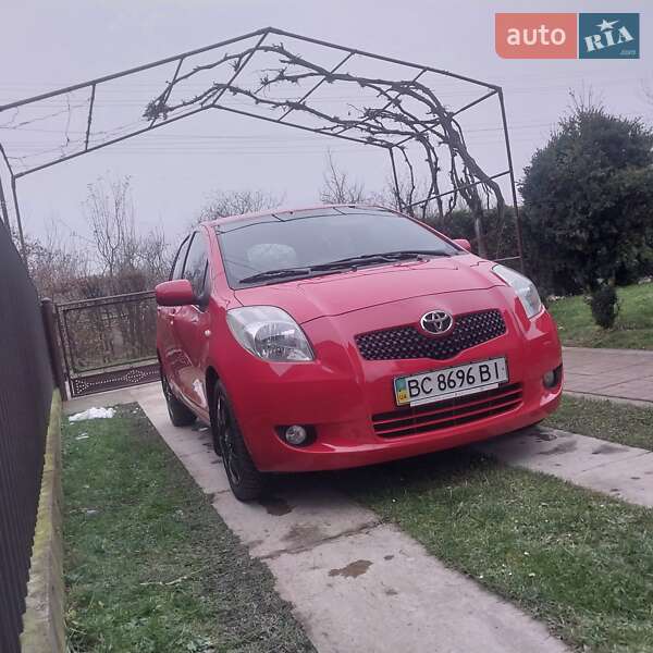 Хэтчбек Toyota Yaris 2008 в Стрые
