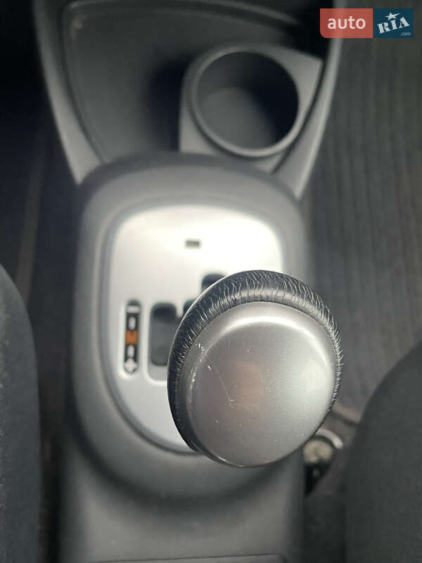 Хэтчбек Toyota Yaris 2006 в Киеве