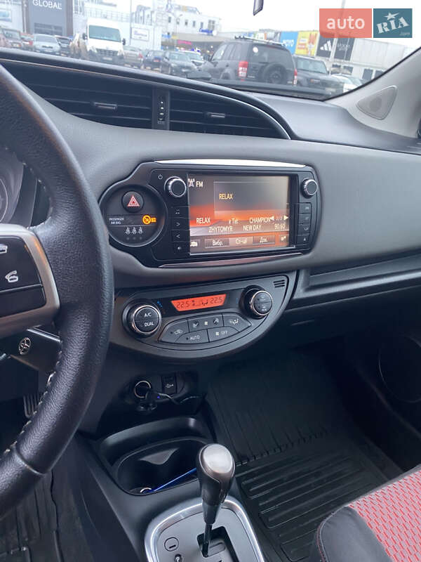 Хэтчбек Toyota Yaris 2014 в Житомире