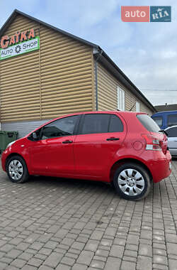 Хэтчбек Toyota Yaris 2011 в Хотине