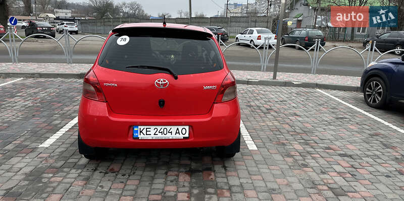 Хетчбек Toyota Yaris 2007 в Дніпрі