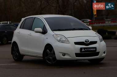 Хэтчбек Toyota Yaris 2011 в Киеве