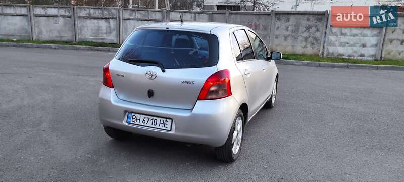 Хэтчбек Toyota Yaris 2006 в Одессе