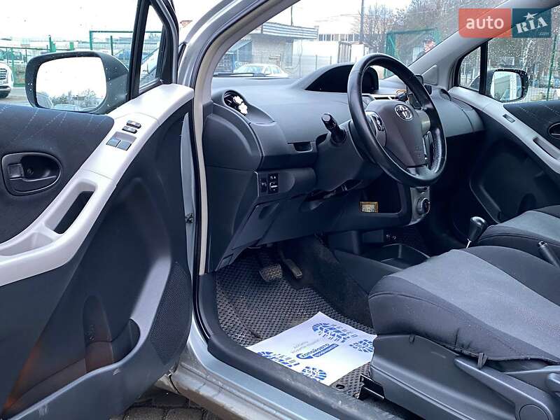 Хетчбек Toyota Yaris 2006 в Львові