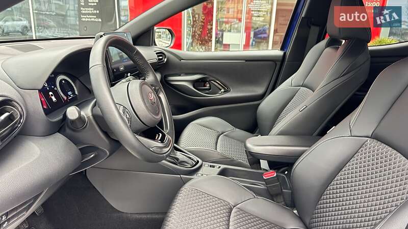 Хетчбек Toyota Yaris 2024 в Івано-Франківську