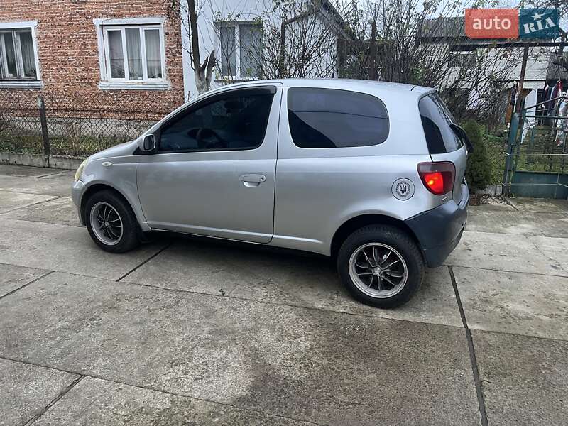 Хэтчбек Toyota Yaris 1999 в Львове