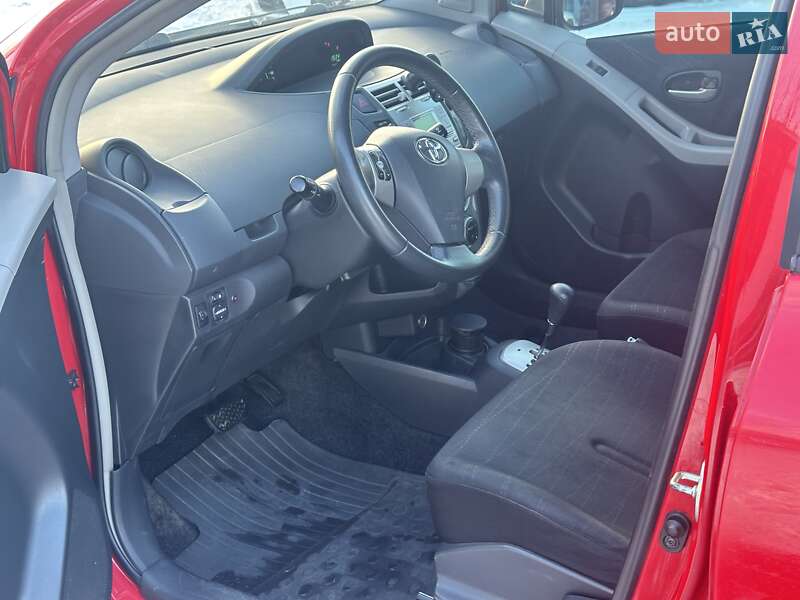 Хэтчбек Toyota Yaris 2008 в Киеве фото 12 Хэтчбек Toyota Yaris 2008 в Киеве