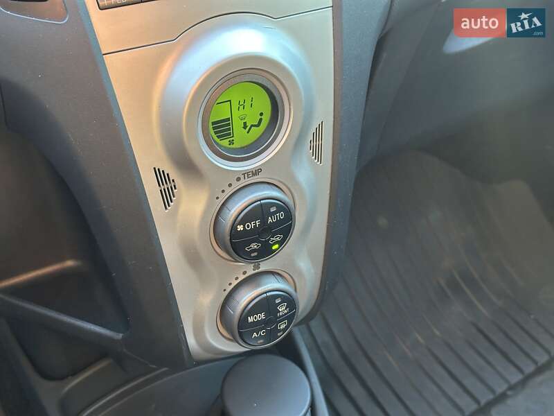 Хэтчбек Toyota Yaris 2008 в Киеве фото 22 Хэтчбек Toyota Yaris 2008 в Киеве