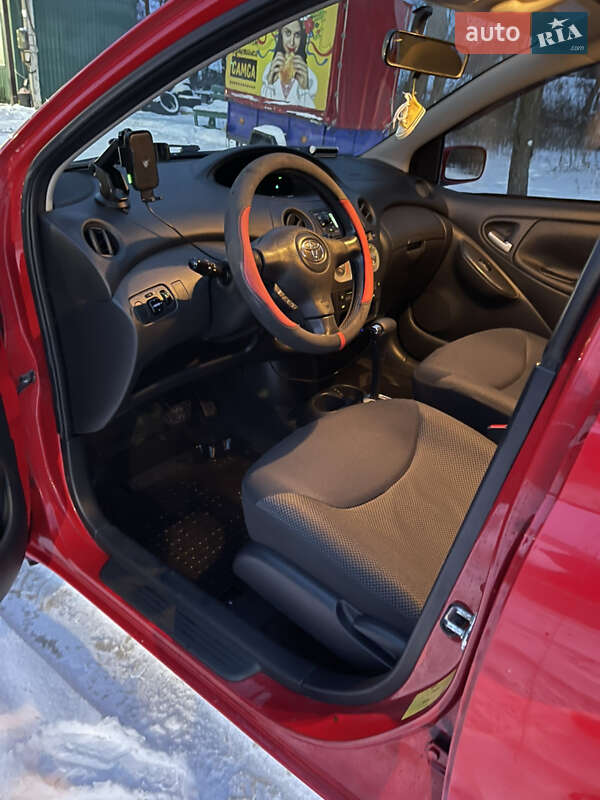 Хетчбек Toyota Yaris 2003 в Броварах