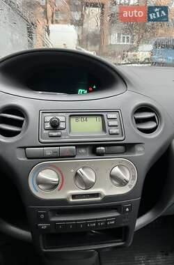 Хетчбек Toyota Yaris 2004 в Харкові