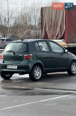 Хэтчбек Toyota Yaris 2002 в Киеве