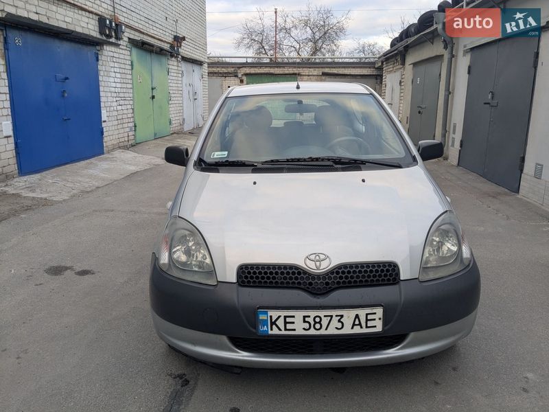 Toyota Yaris 2000