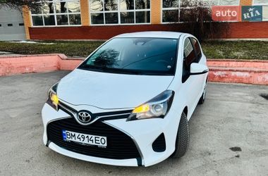 Хетчбек Toyota Yaris 2016 в Ромнах