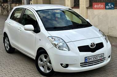 Хэтчбек Toyota Yaris 2007 в Одессе