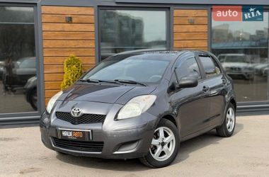 Хетчбек Toyota Yaris 2011 в Шептицькому