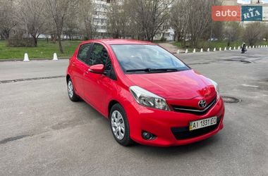 Хэтчбек Toyota Yaris 2012 в Черновцах
