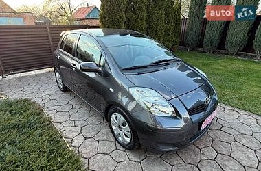 Хетчбек Toyota Yaris 2011 в Полтаві
