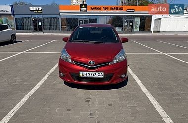 Хэтчбек Toyota Yaris 2012 в Одессе