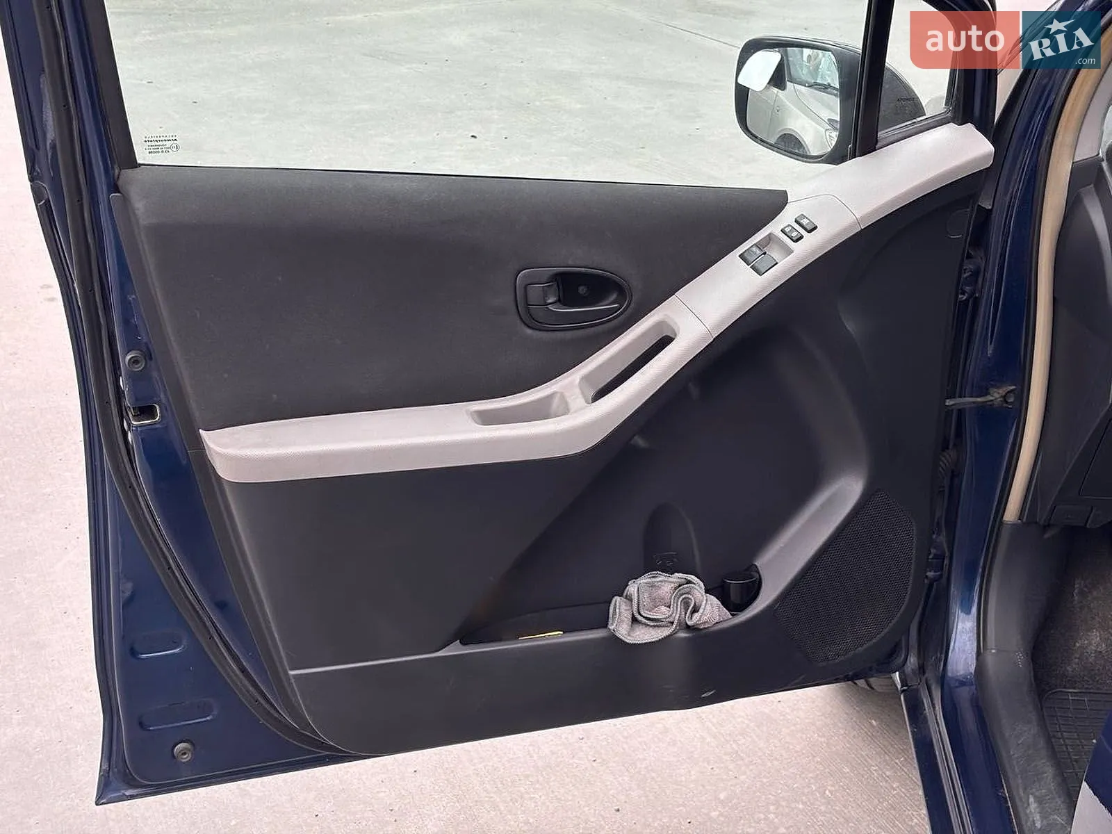 2011 Toyota Yaris - мініатюра 15