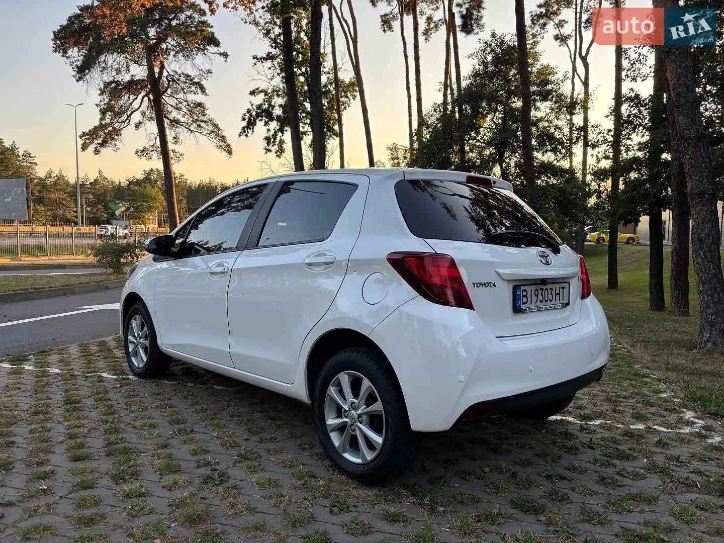 2016 Toyota Yaris - мініатюра 5