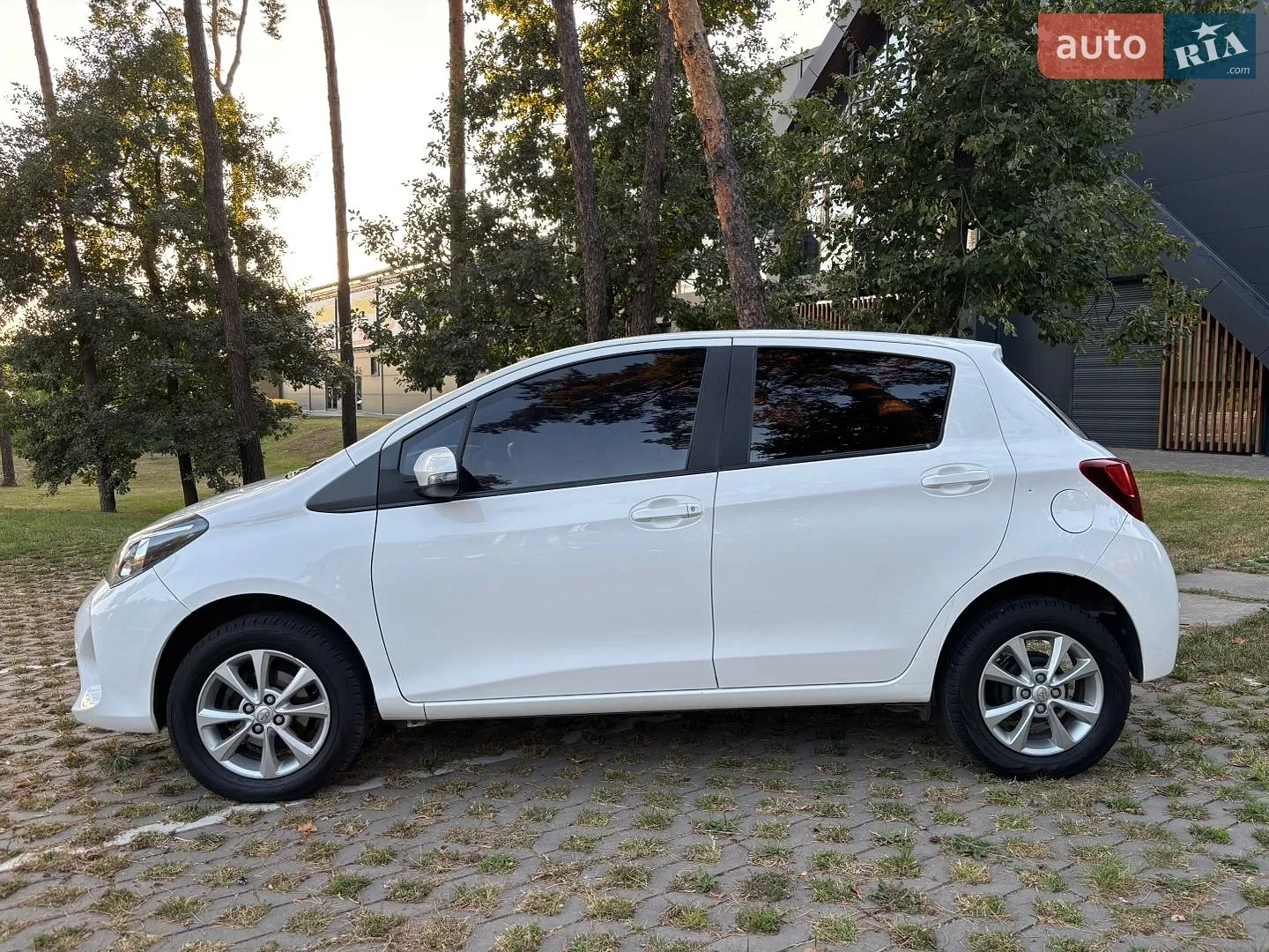 2016 Toyota Yaris - мініатюра 7