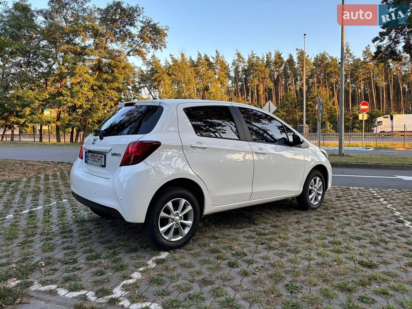 2016 Toyota Yaris - мініатюра 6