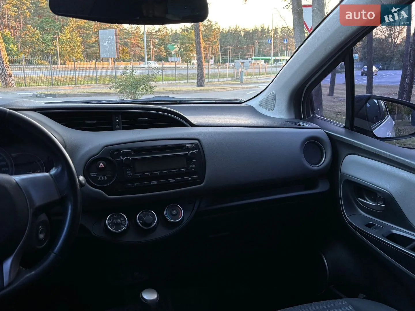 2016 Toyota Yaris - мініатюра 15