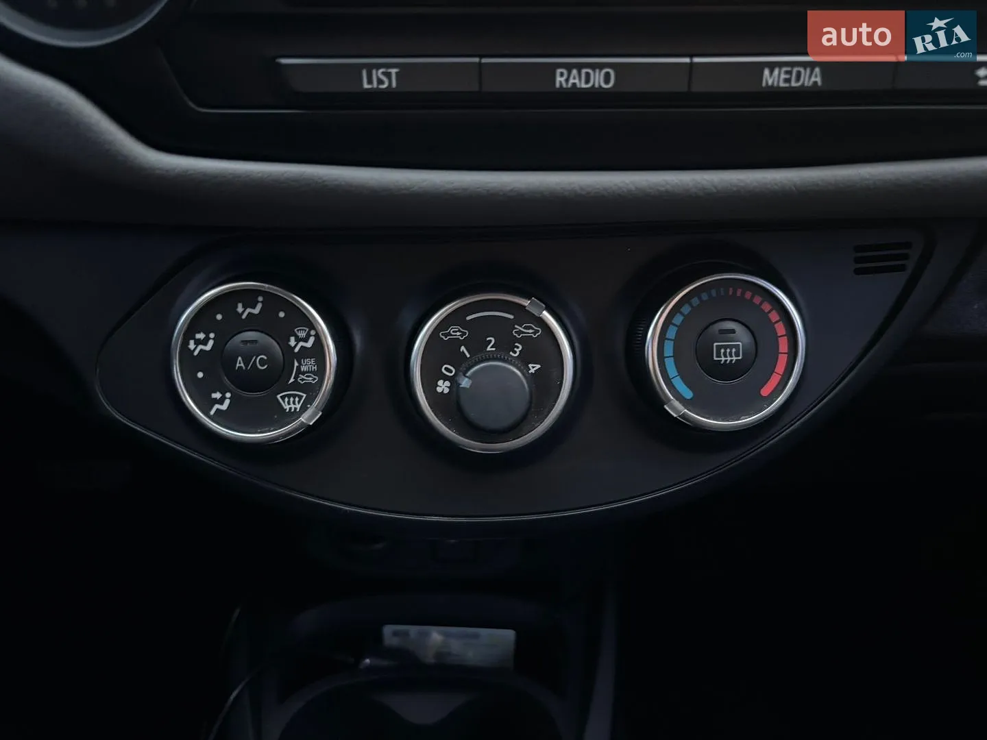 2016 Toyota Yaris - мініатюра 18