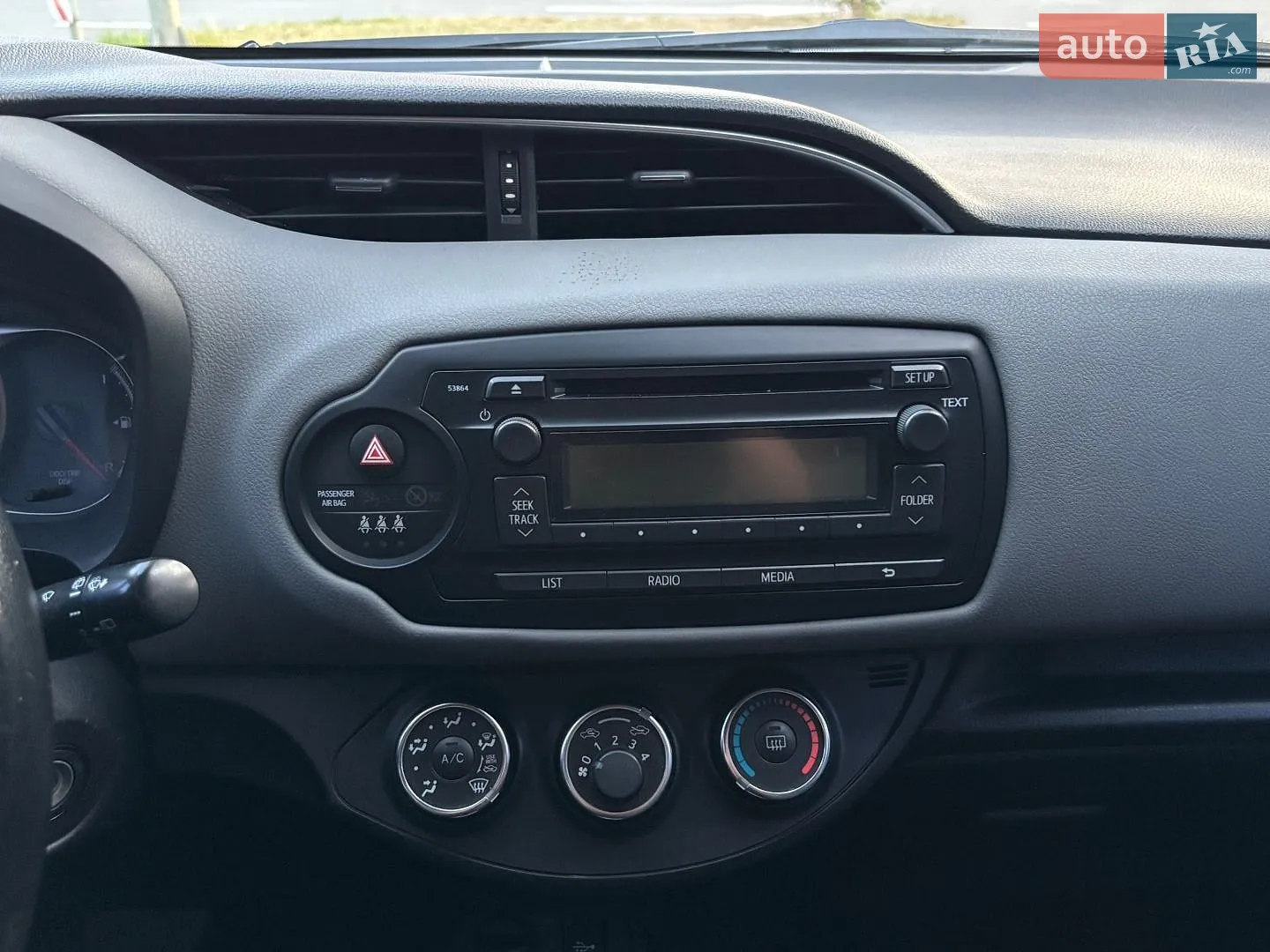 2016 Toyota Yaris - мініатюра 16