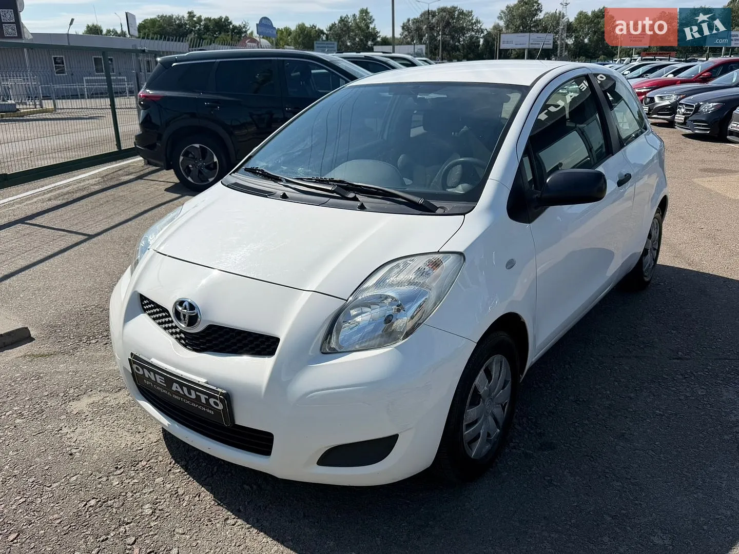 2011 Toyota Yaris - мініатюра 2