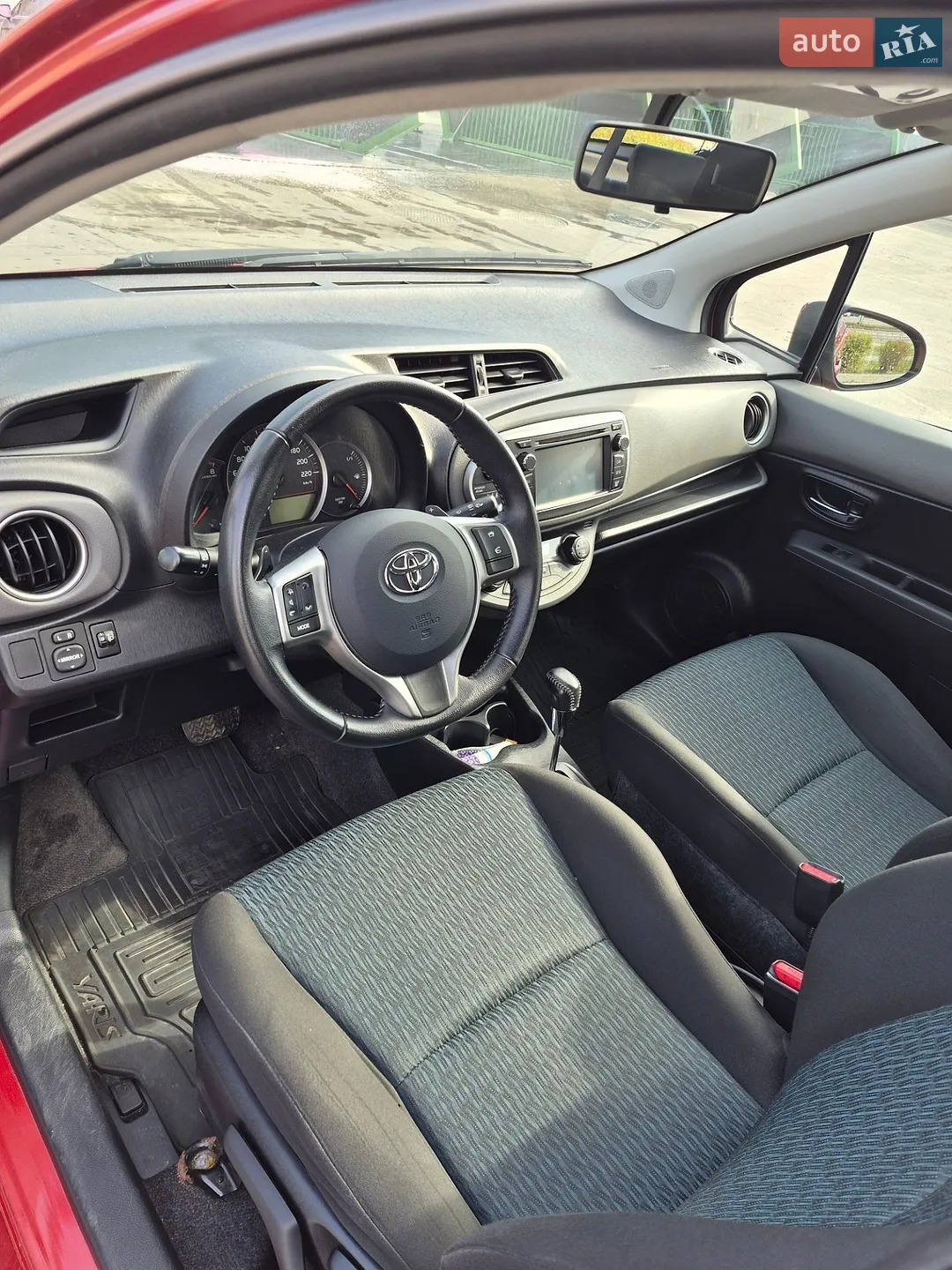 2012 Toyota Yaris - мініатюра 9
