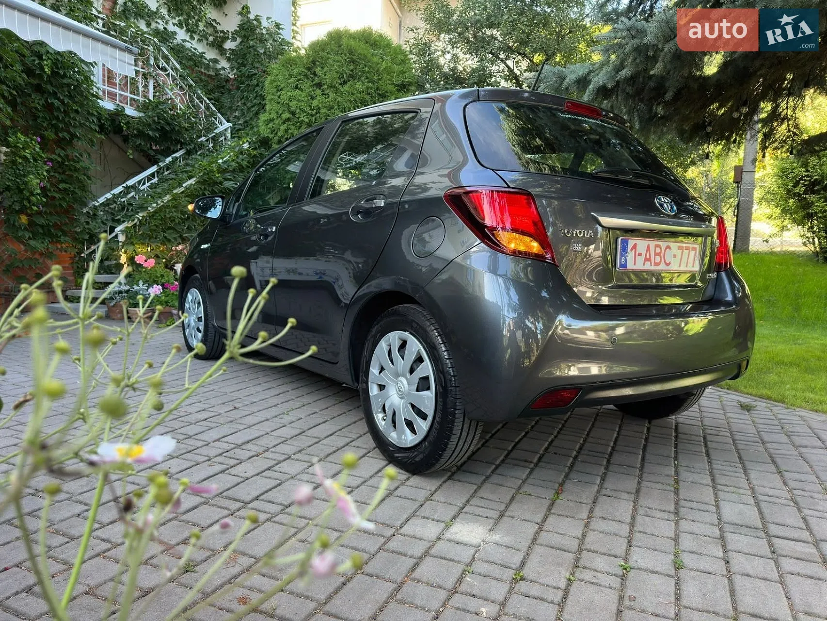 2016 Toyota Yaris - мініатюра 3