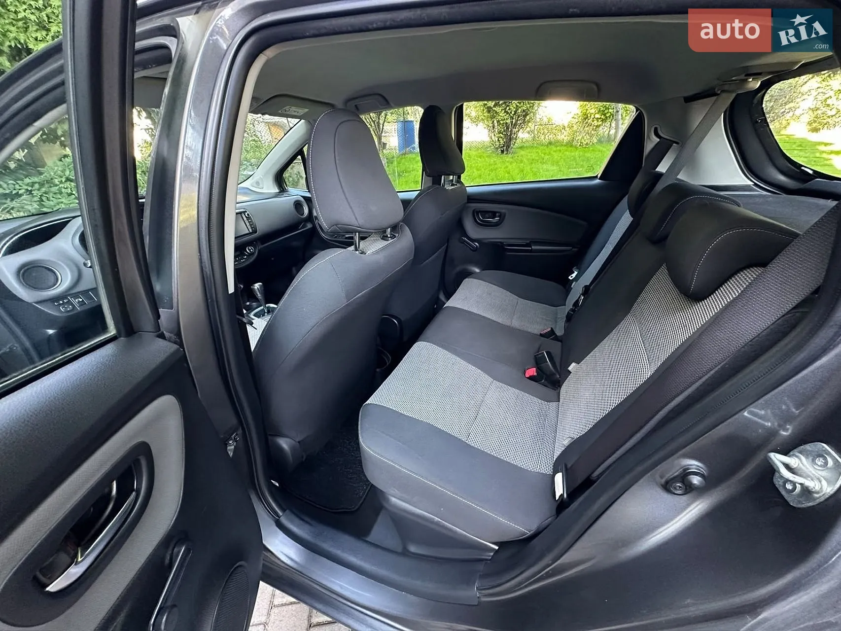2016 Toyota Yaris - мініатюра 12