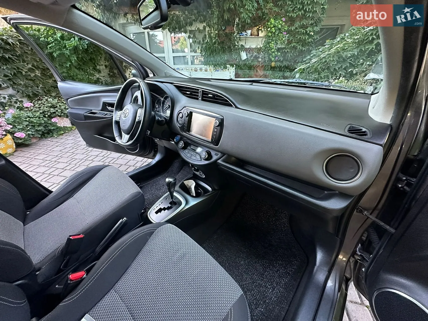 2016 Toyota Yaris - мініатюра 31