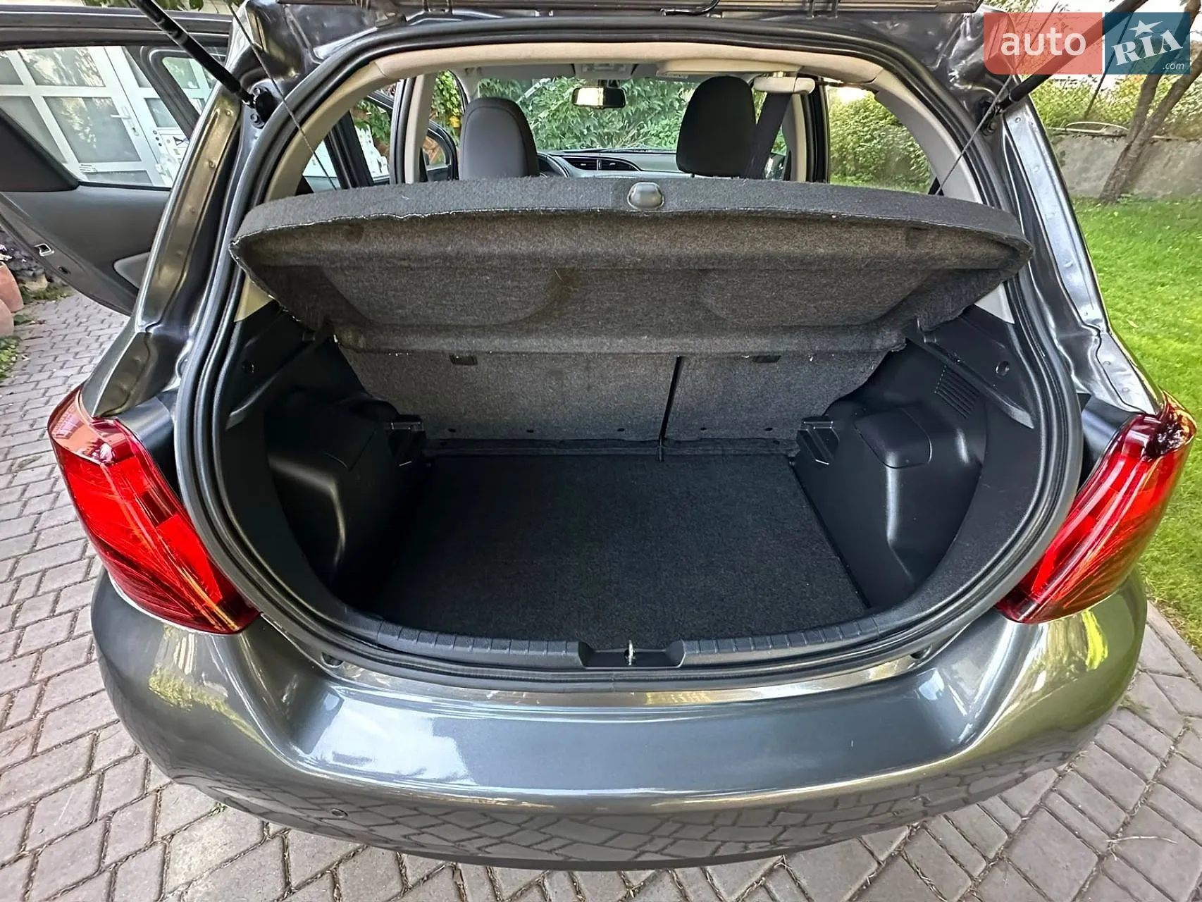 2016 Toyota Yaris - мініатюра 33