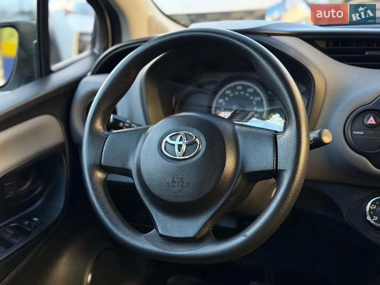 2015 Toyota Yaris - мініатюра 28