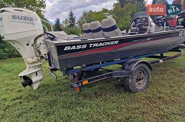 Катер Tracker Bass 2004 в Чернівцях