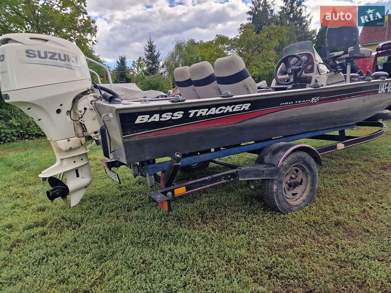 Катер Tracker Bass 2004 в Черновцах
